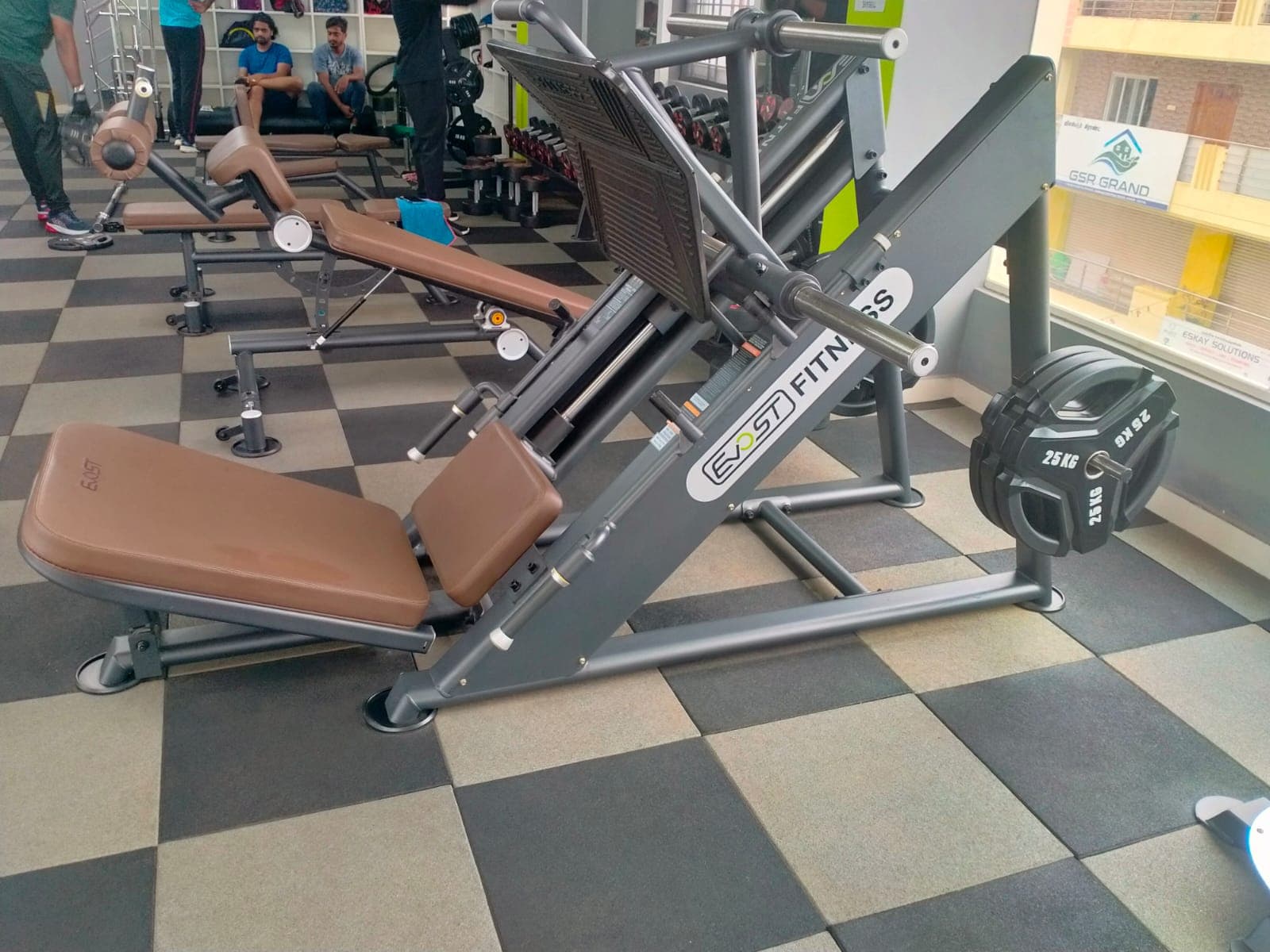 Leg press equipment